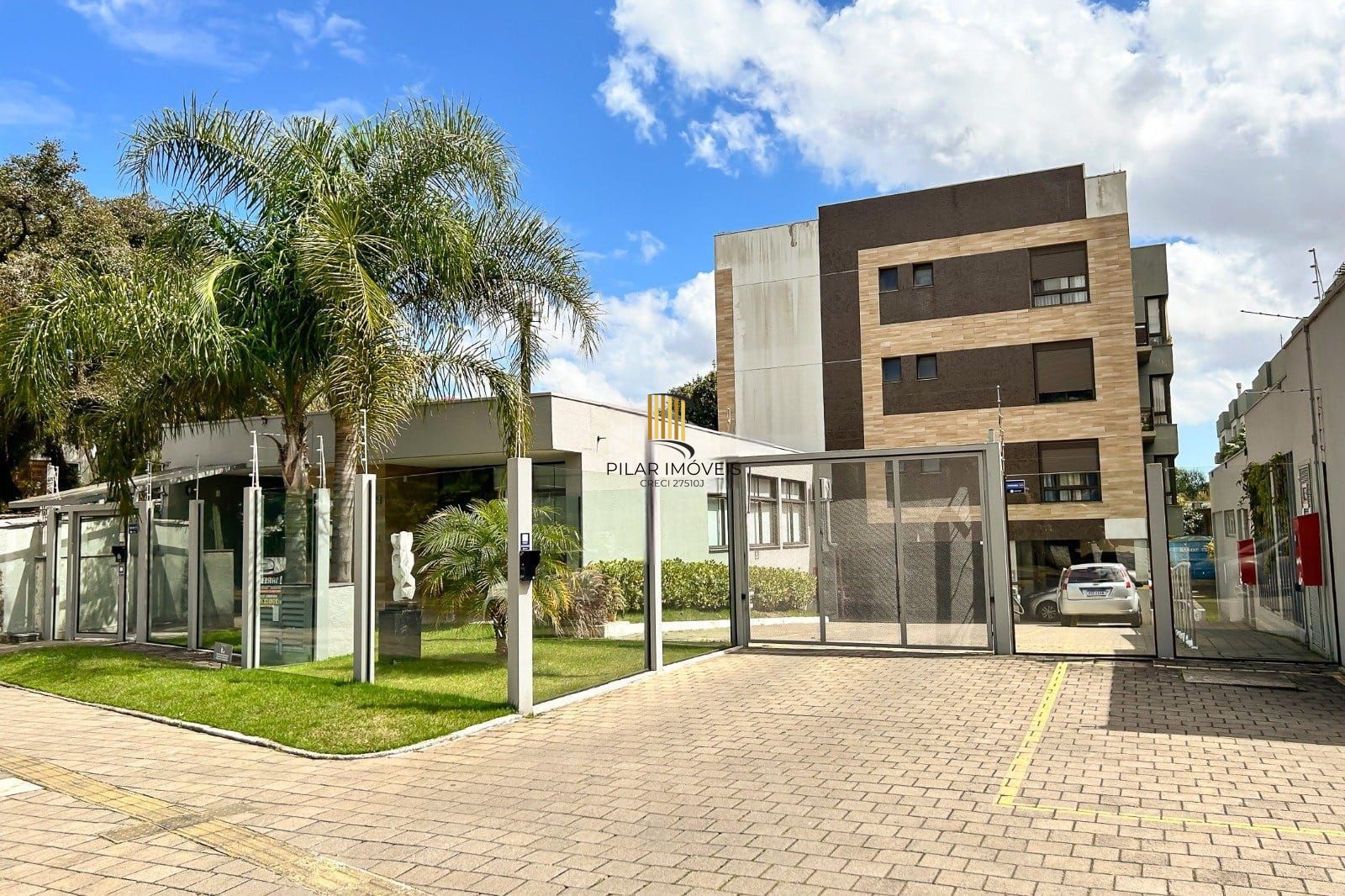 Apartamento no bairro Ipanema, 3 dormitórios - 1 suíte - 2 vagas