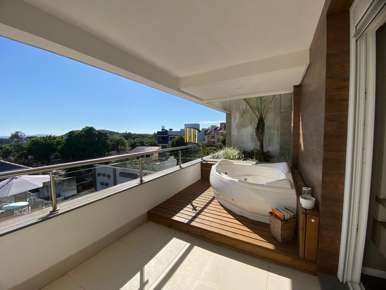 Casa em Ipanema com 4 Dormitórios sendo 3 Suíte