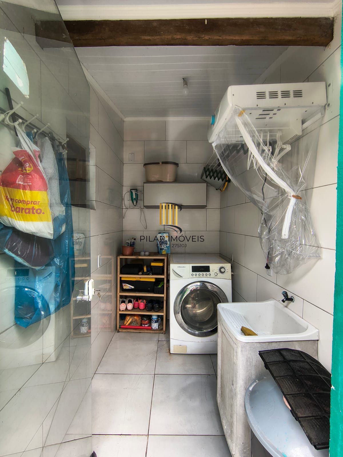 Casa semi mobiliada de 3 dormitorios no bairro Hipica