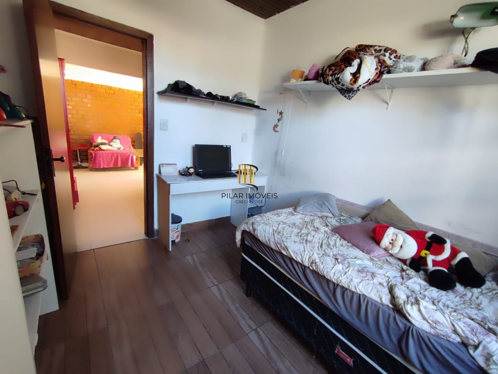 CASA NO BAIRRO IPANEMA  3 DORMITÓRIOS