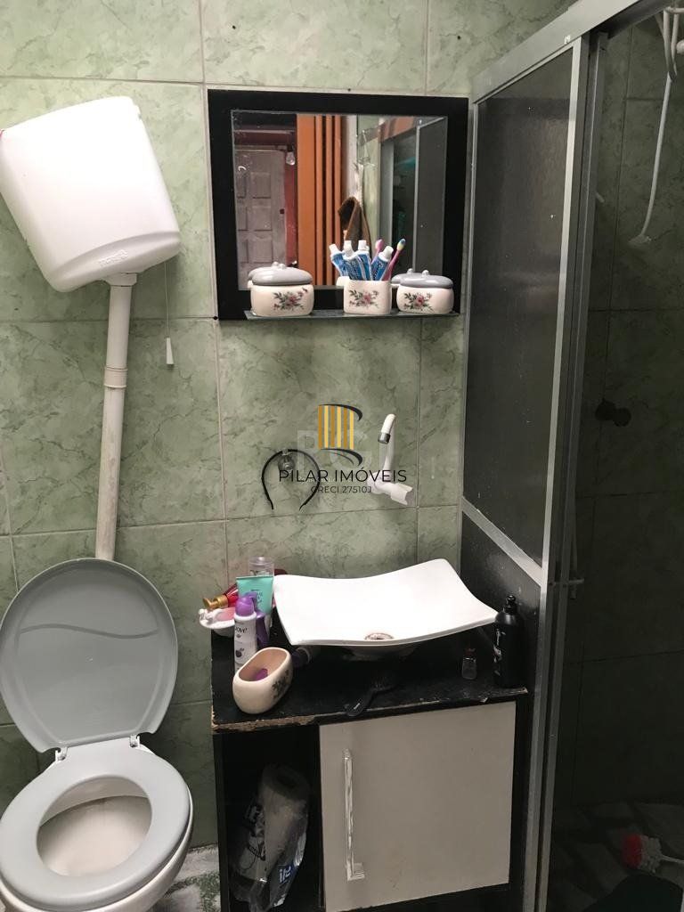 Casa no bairro Camaquã - 4 dormitórios