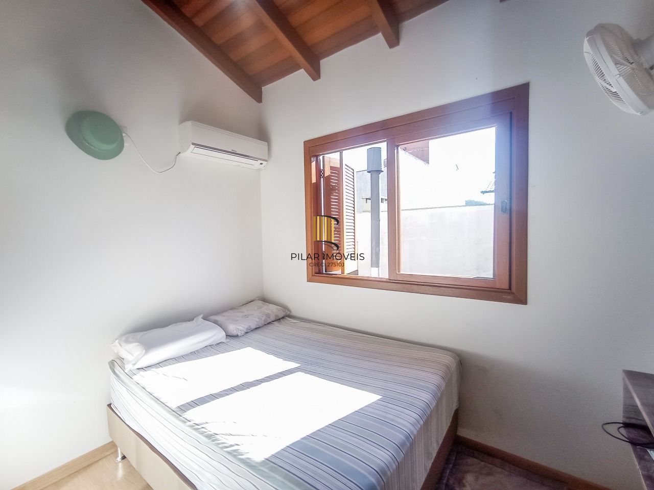 Casa no bairro Hípica - 3 dormitórios