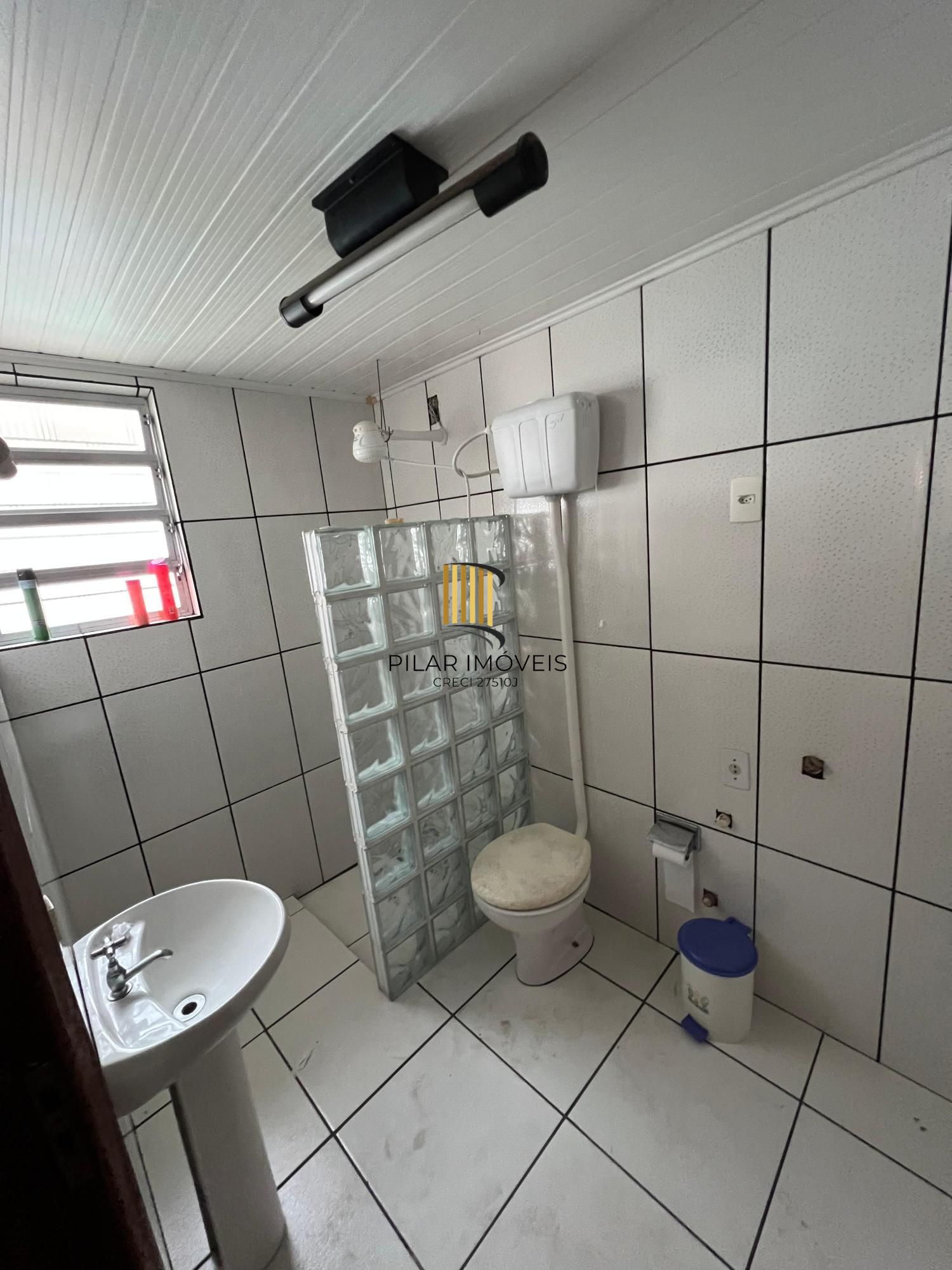 Casa Residencial Semimobiliada com 2 Suítes e Piscina em Viamão, RS