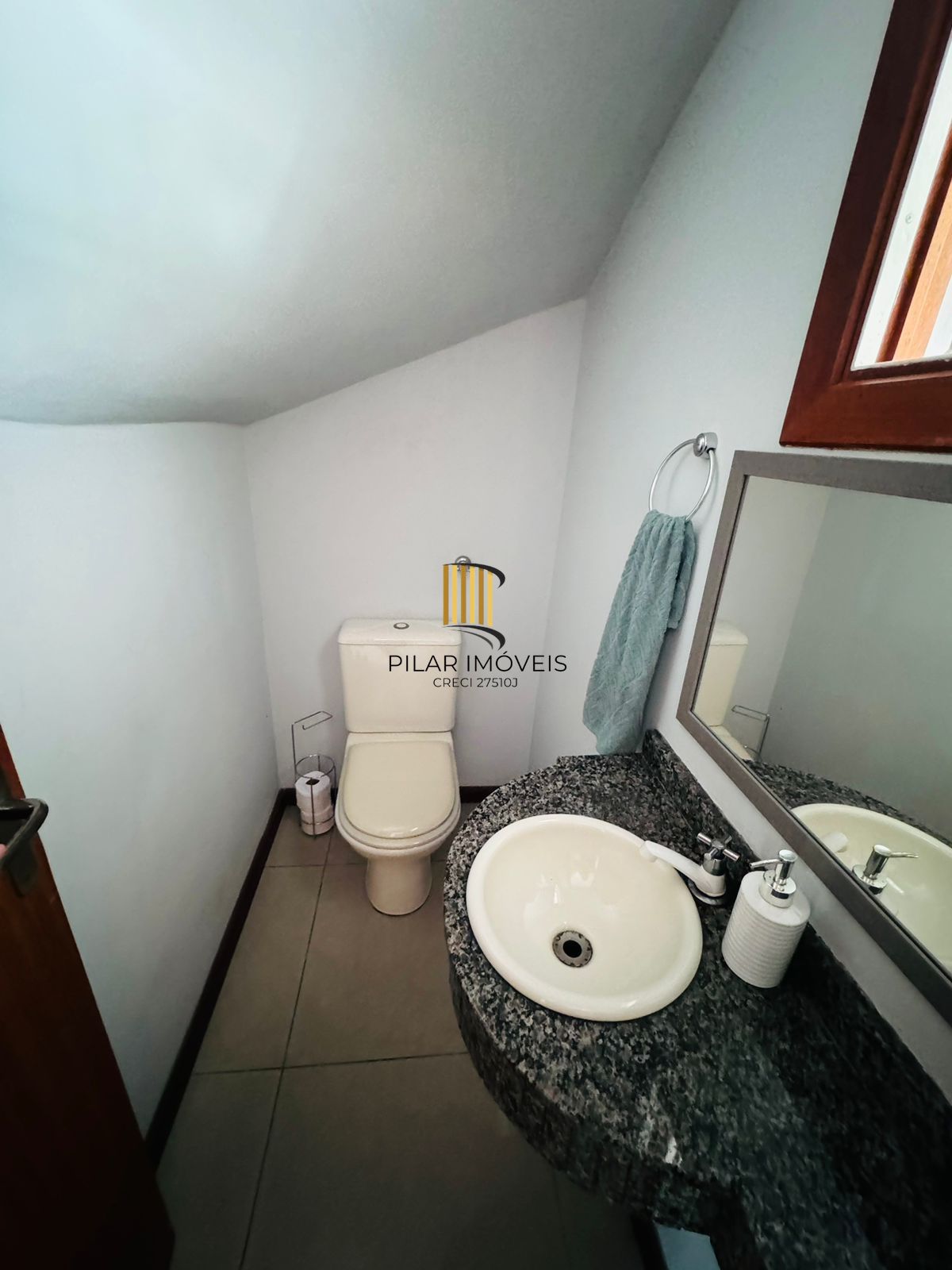Casa no bairro Hípica - 3 dormitórios