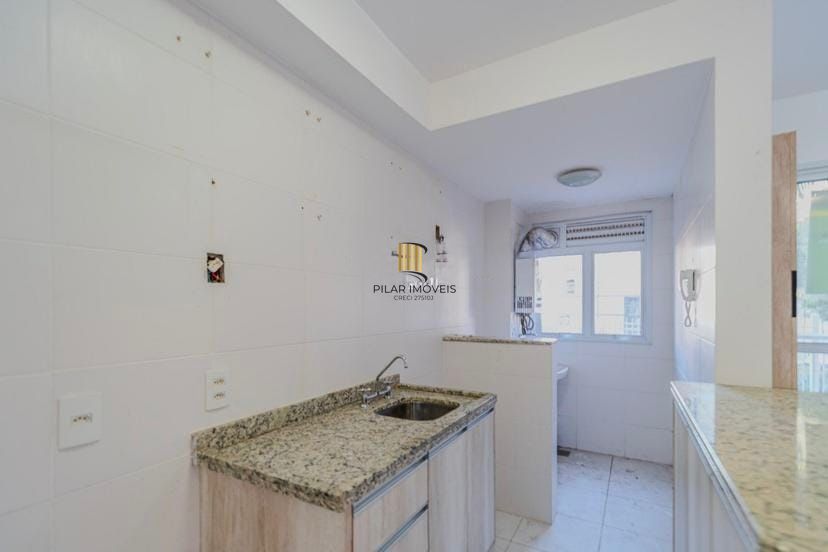 Apartamento no bairro Teresopólis - 2 dormitórios - 1 vaga de garagem