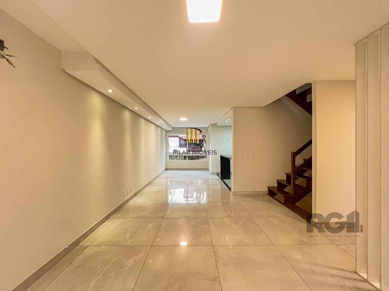 Casa em Condomínio no bairro Pedra Redonda - 5 dormitórios