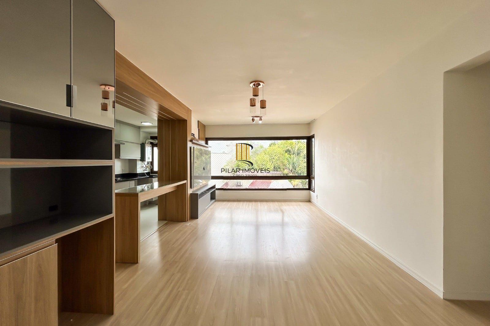 Apartamento no bairro Ipanema, 3 dormitórios - 1 suíte - 2 vagas