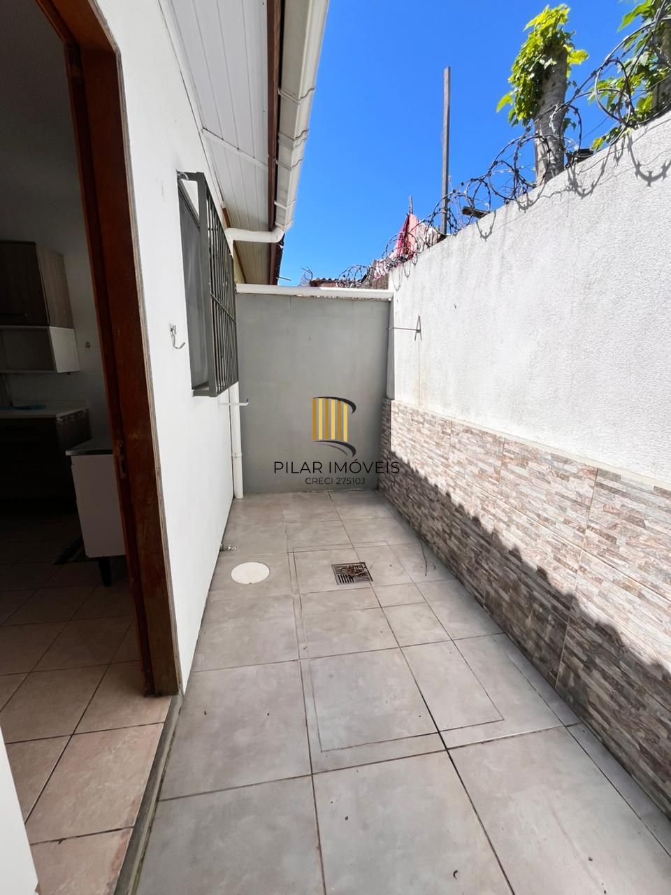 Casa em condomínio - 1 Dormitório