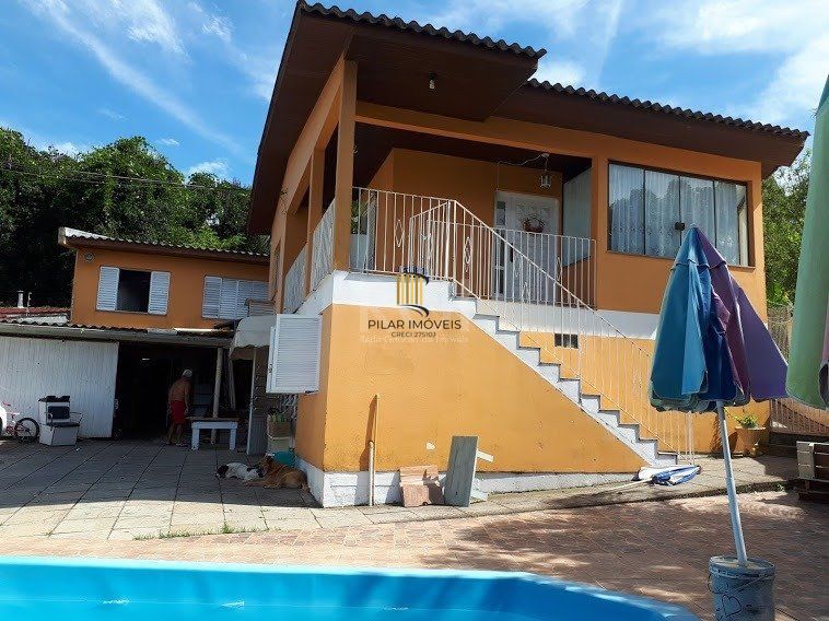Casa com 4 dormitórios no bairro Vila Nova