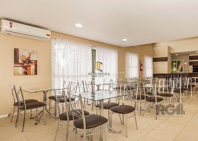 Casa em Condomínio no bairro Pedra Redonda - 5 dormitórios