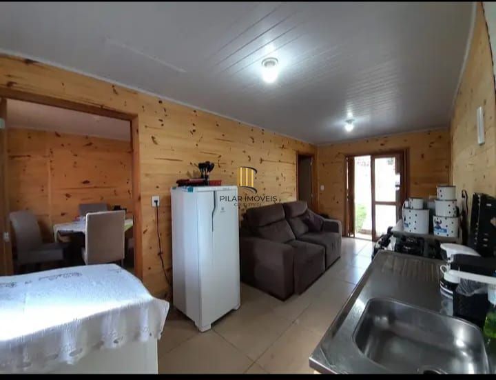 Terreno com 2 casas pré-fabricadas recém-construídas