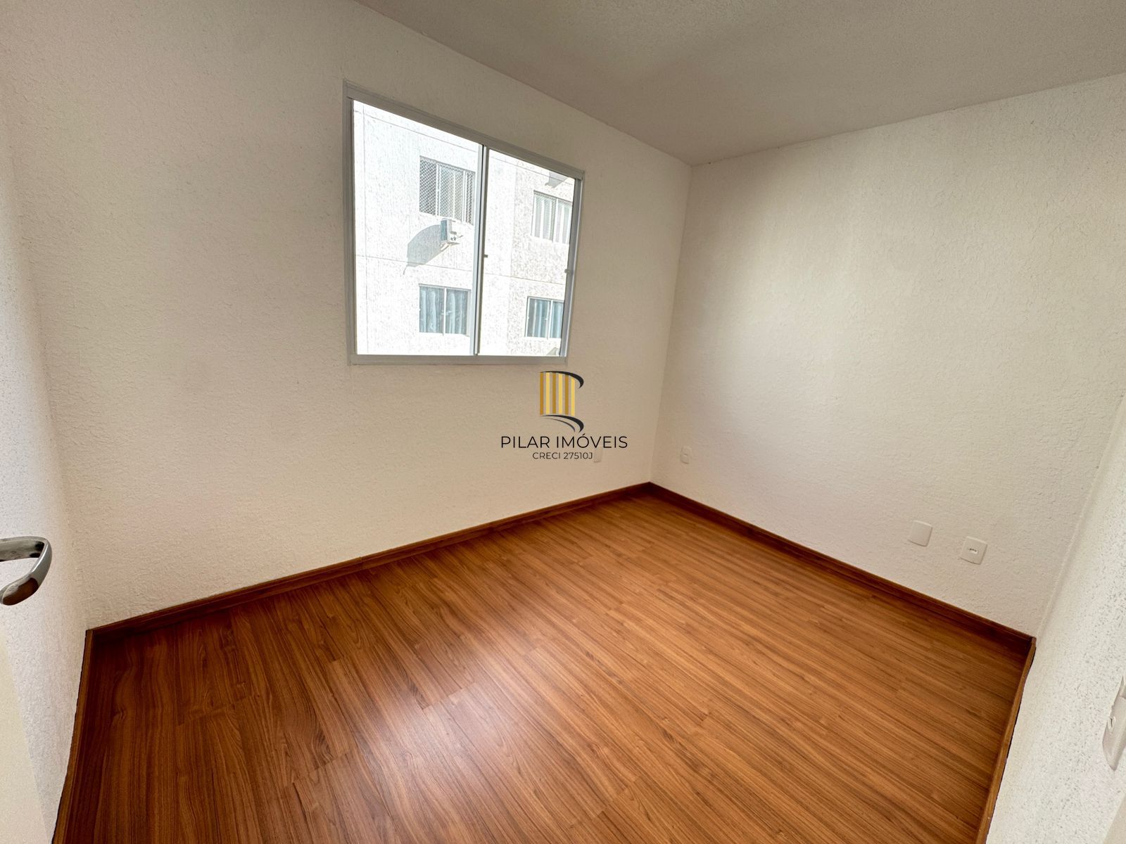 Apartamento no bairro Restinga - 2 dormitórios, com 1 de garagem - Pilar Imóveis