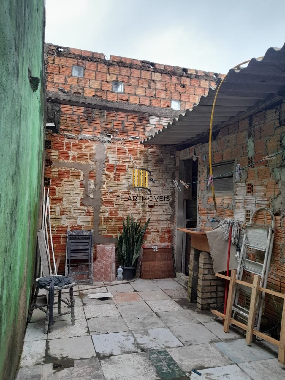 Casa no Bairro Hípica- 3 Dormitórios