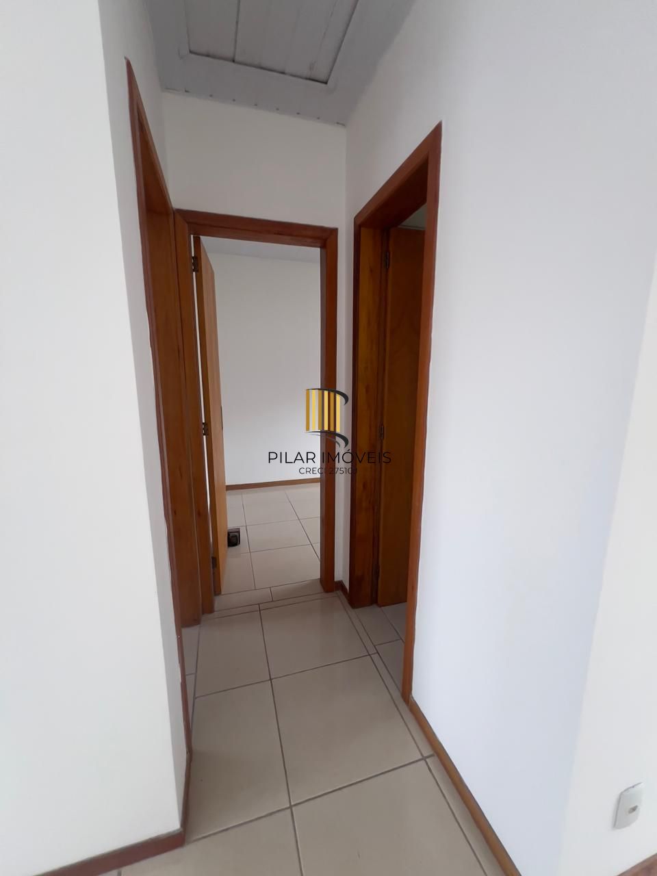 Casa com dois dormitórios no bairro Hípica - 1 vaga - financiável