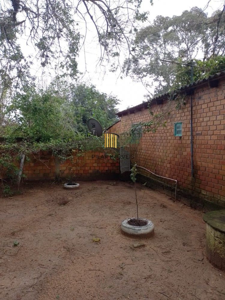 Casa com 3 dormitórios no bairro Restinga