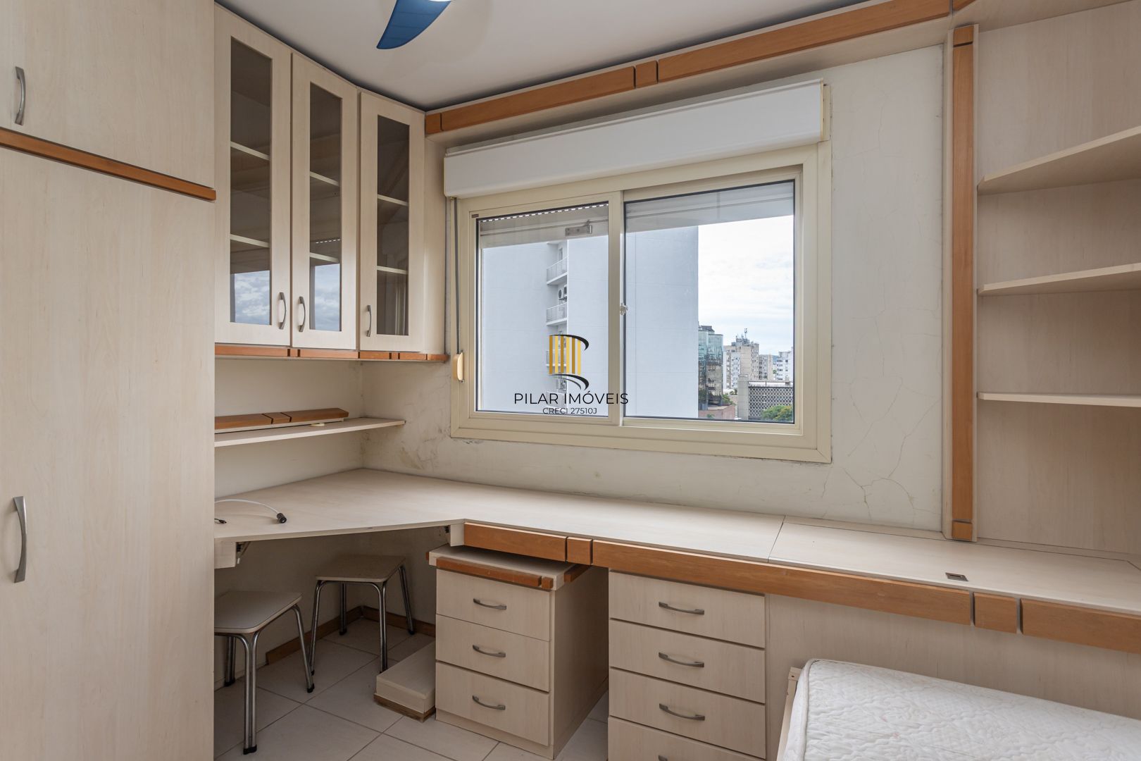 Apartamento na Cidade Baixa de 2 dormitórios e vaga DESOCUPADO