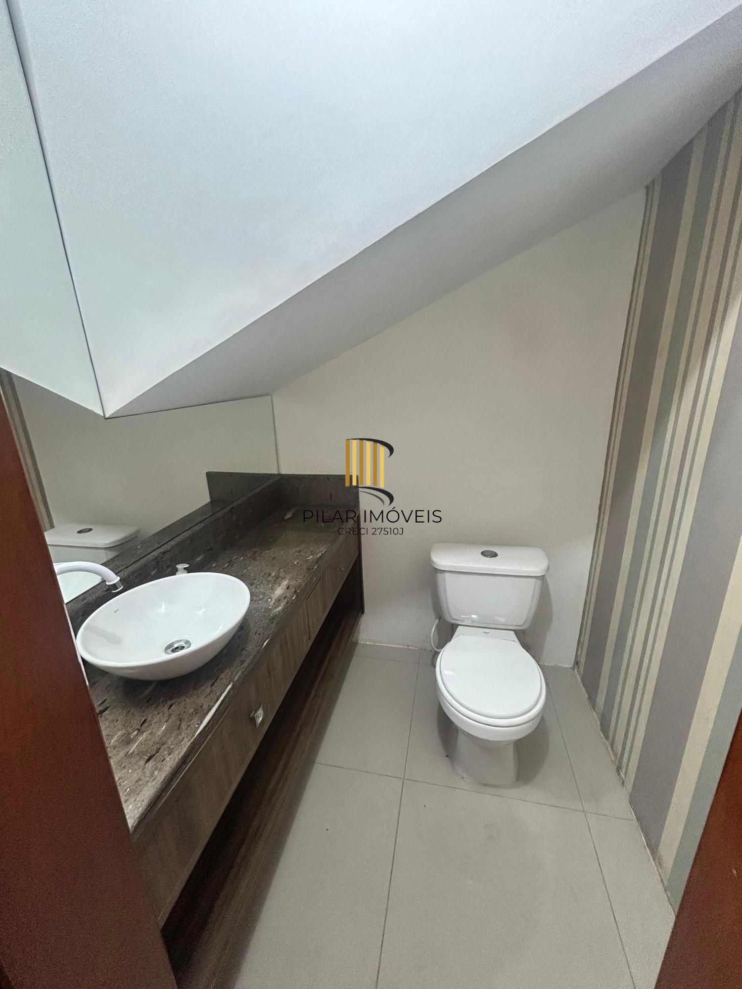 Casa sobrado no bairro São José em Canoas de 2 dormitórios