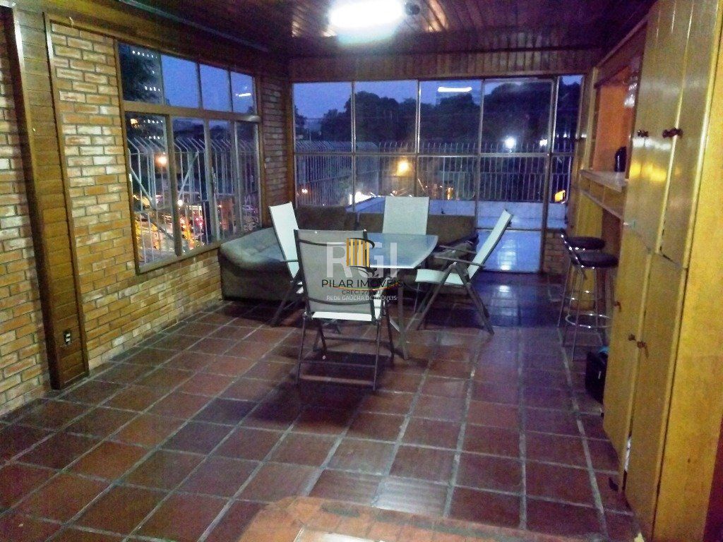 Cobertura para Venda - 323.99m², 3 dormitórios, sendo 1 suites, Partenon