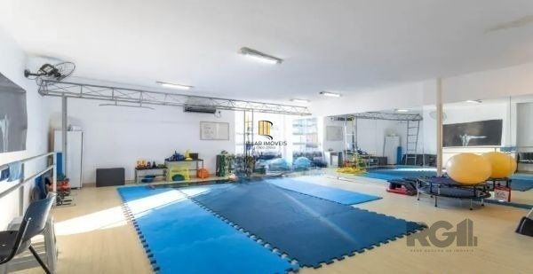 Casa no bairro Petrópolis de 3 dormitórios e 4 vagas