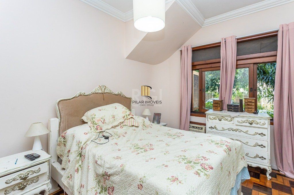 Casa para Venda - 272m², 3 dormitórios, 2 vagas - Santa Cecília