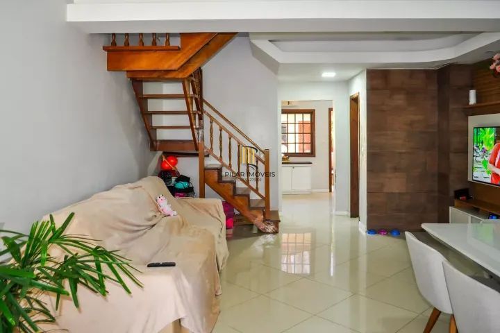 Casa 3 dormitórios no bairro Hípica