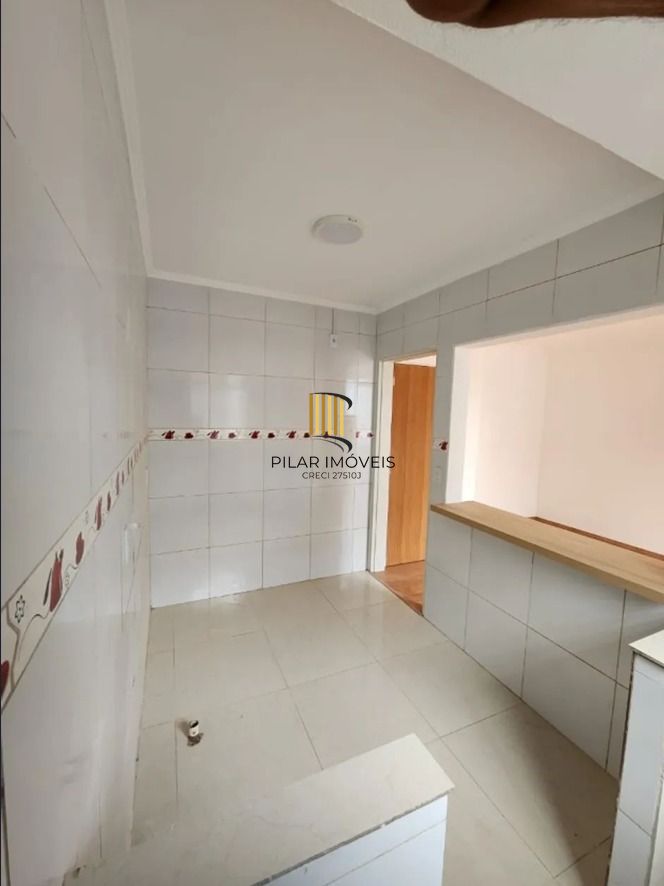 Apartamento de 2 dormitórios e vaga rotativa DESOCUPADO