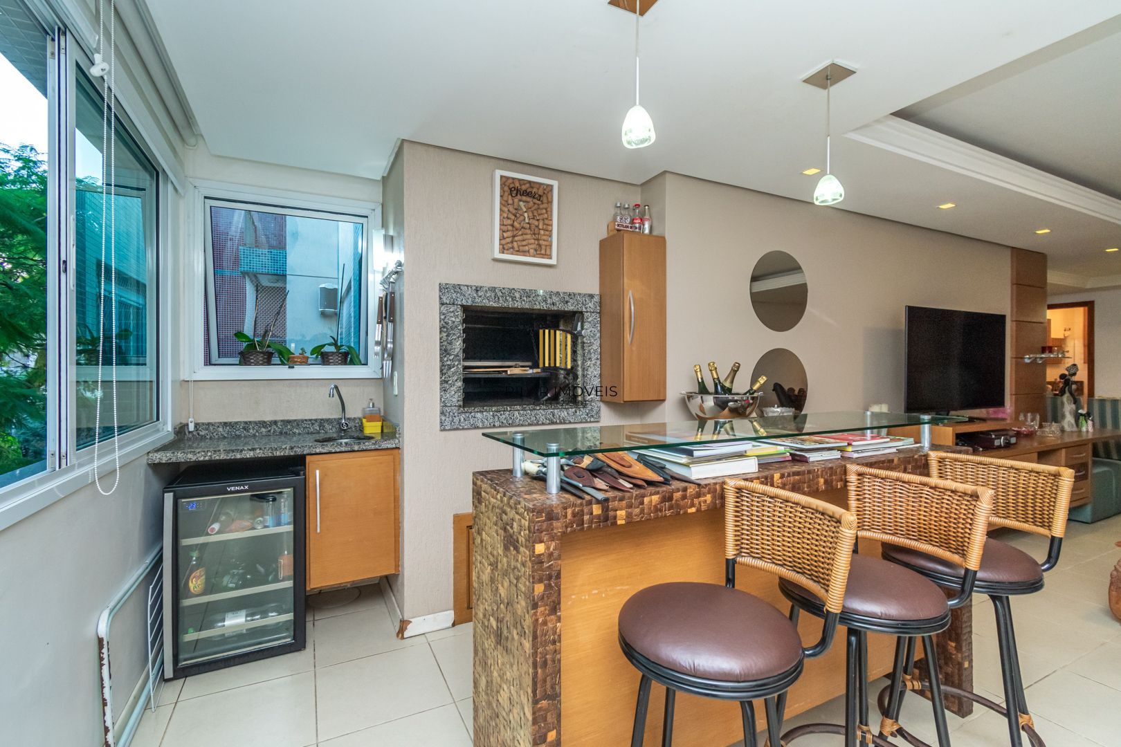 Apartamento no bairro Higienópolis de 3 dormitórios e 2 vagas