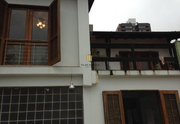 Casa no bairro Chácara das Pedras de 3 dormitórios