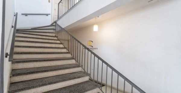 Apartamento no Petrópolis de 3 dormitórios e 2 vagas