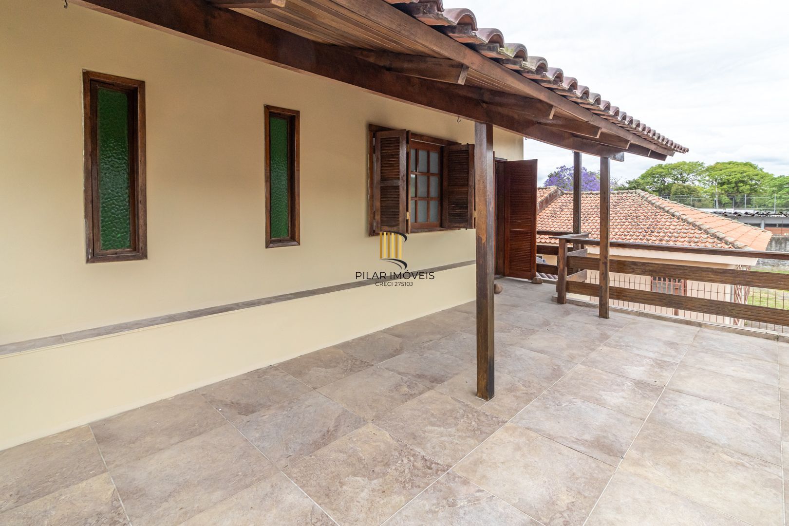 Casa no bairro Sarandi com 4 dormitórios e 4 vagas