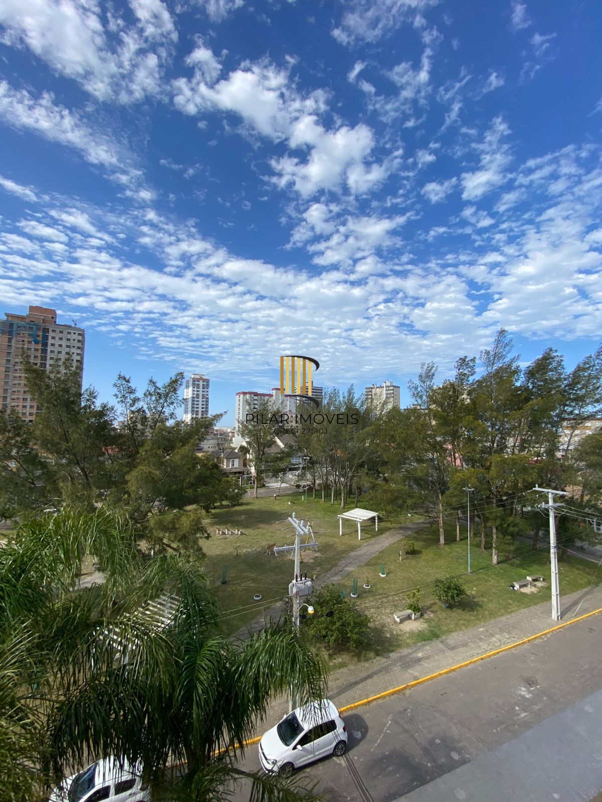 Apartamento no Centro de Tramandaí de 2 dormitórios e vaga