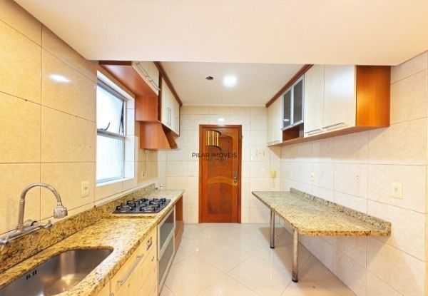 Apartamento no bairro Santana de 3 dormitórios e vaga DESOCUPADO