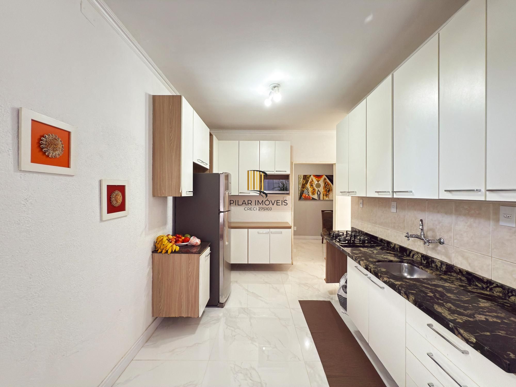 Casa 3 dormitórios no bairro Medianeira