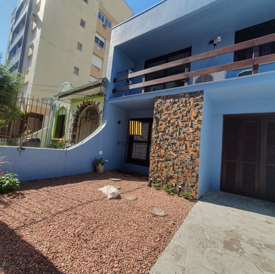 Sobrado no Menino Deus de 3 dormitórios e vaga - Pilar Imóveis