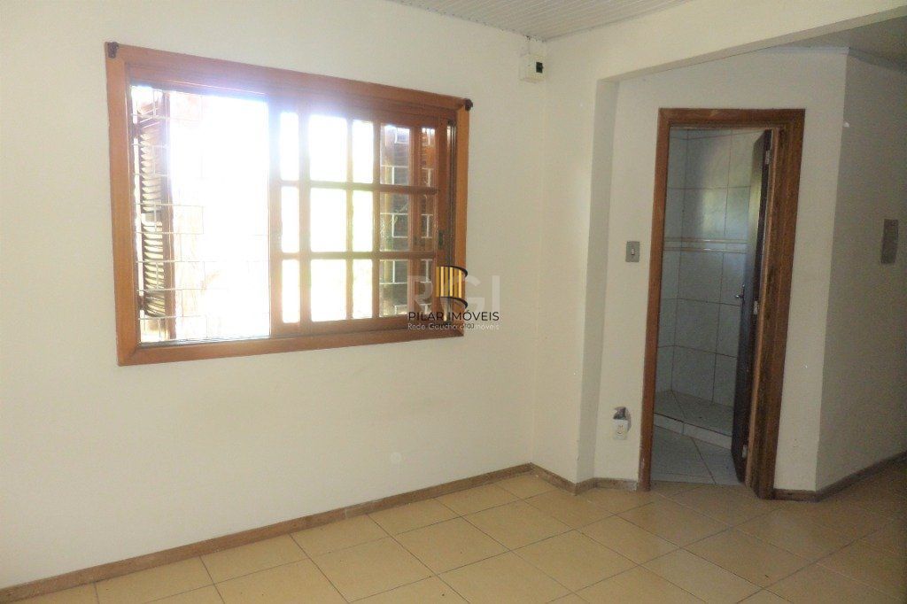 Casa na Hípica com 3 dormitórios e 2 vagas