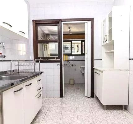 Apartamento amplo no bairro Tristeza de 3 dormitórios e 2 vagas