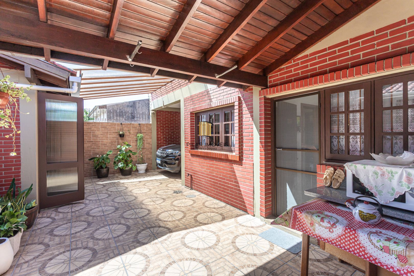 Casa 3 dormitórios no bairro Camaquã