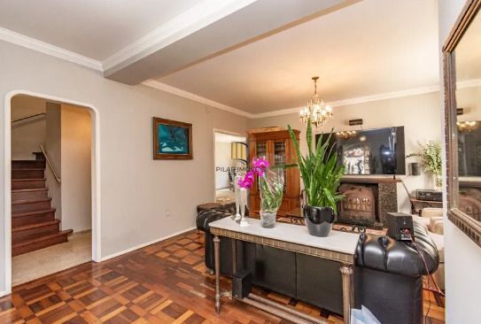 Casa 4 dormitórios no bairro Petrópolis