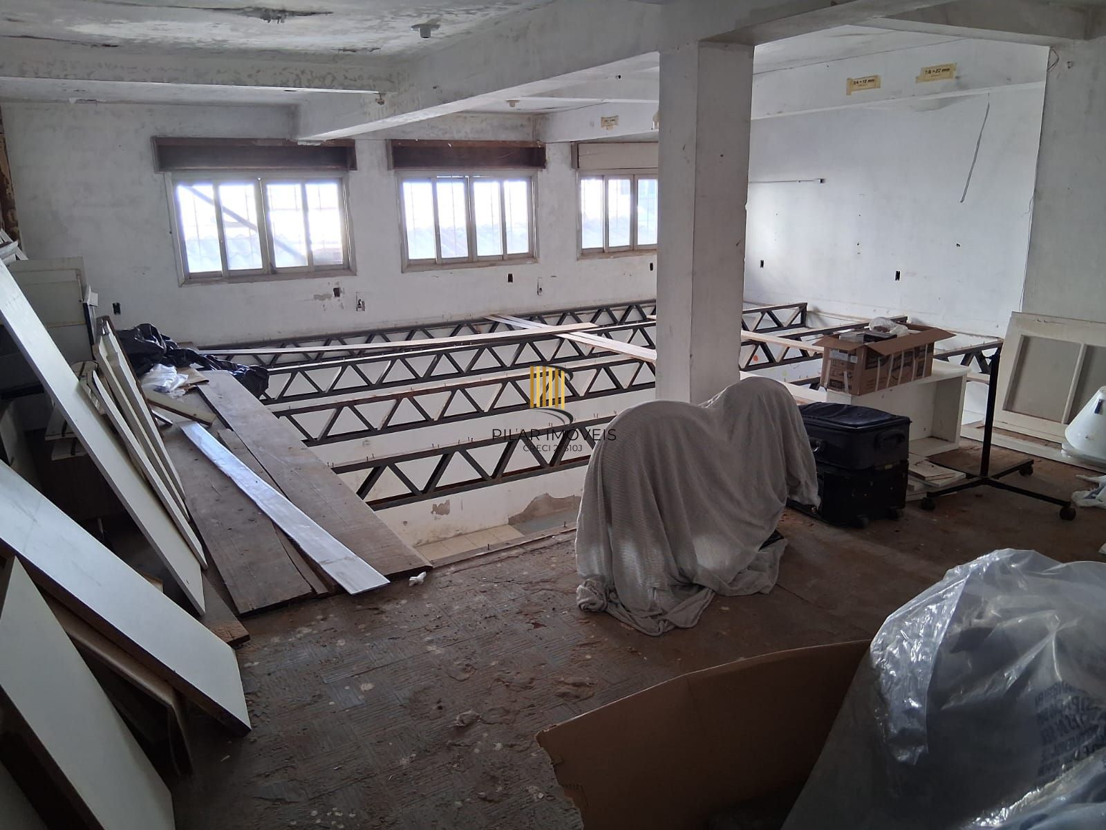 Pavilhão 3 dormitórios no bairro Santana