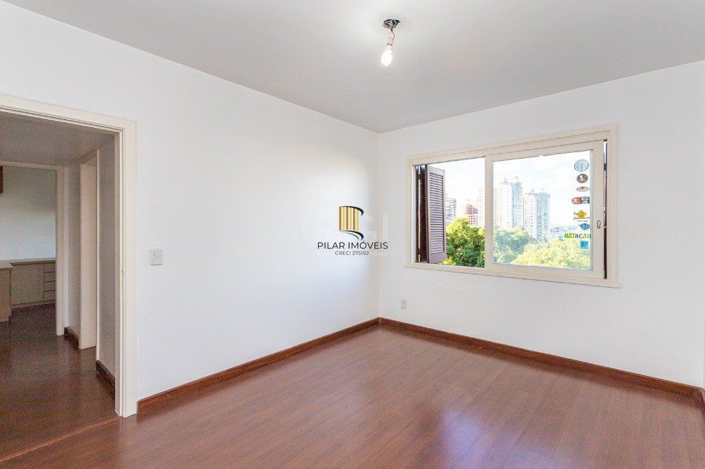Apartamento no bairro Higienópolis com 190m² de 3 dormitórios e 2 vagas