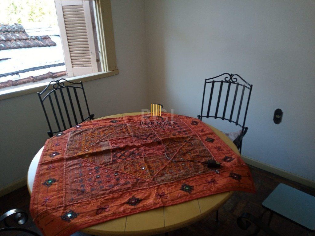 Apartamento no bairro Petrópolis de 3 dormitórios e vaga