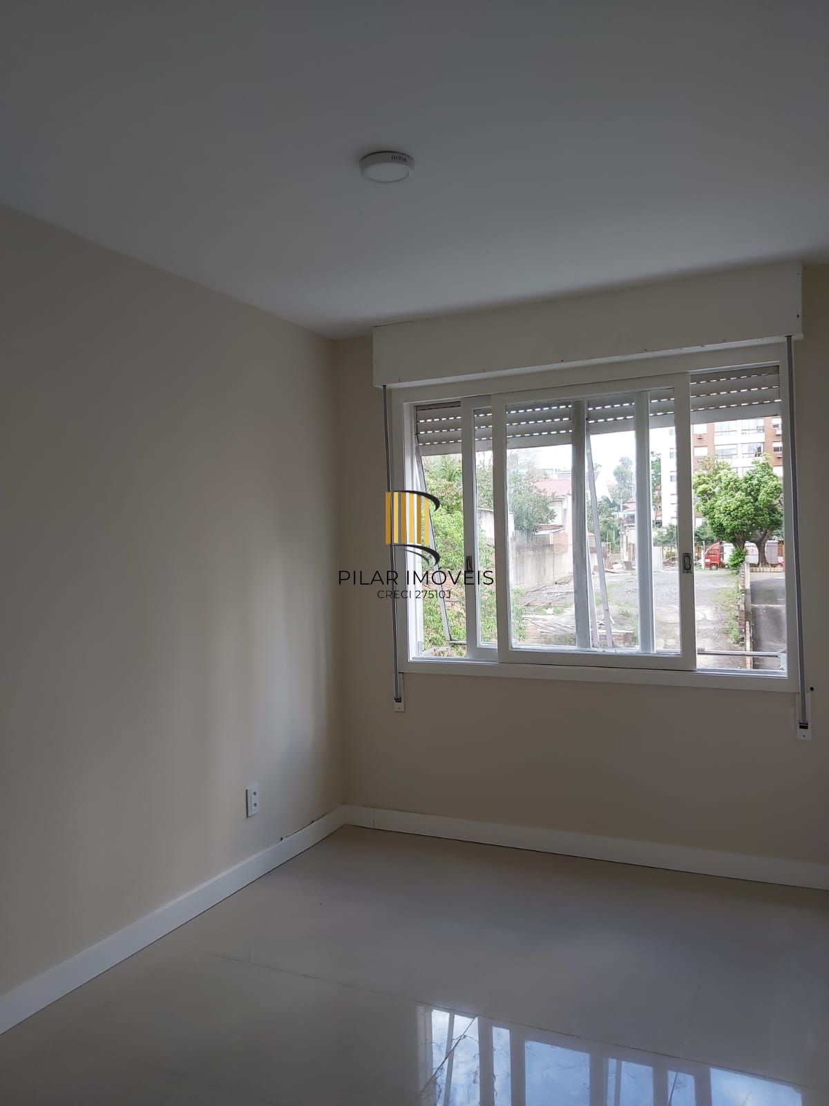 Apartamento no Higienópolis de 2 dormitórios reformado DESOCUPADO