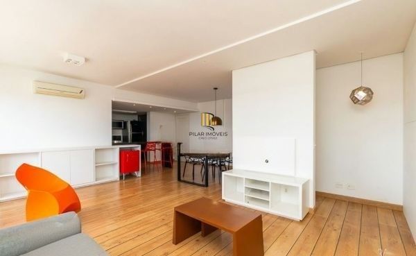 Apartamento no bairro Higienópolis de 2 dormitórios e 2 vagas