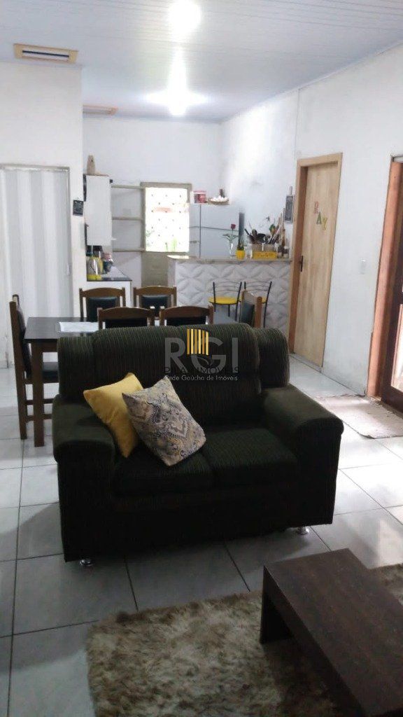 Casa para Venda no Centro de Viamão de 3 dormitórios e vaga