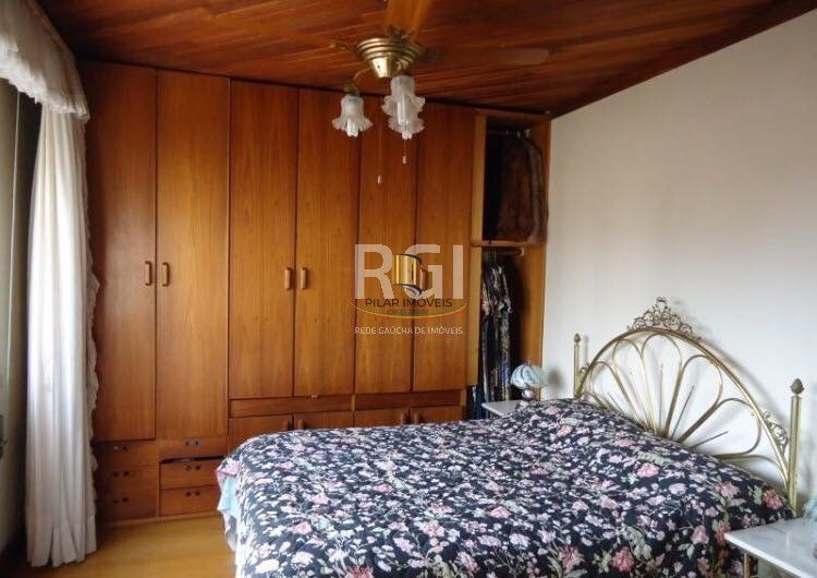 Cobertura para Venda - 255.99m², 5 dormitórios, sendo 1 suites, 2 vagas - Menino Deus