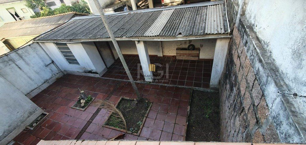 Casa para Venda 3 dormitórios, 2 vagas - Petrópolis