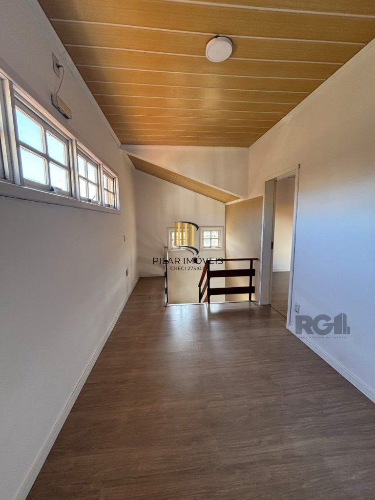 Casa de 3 dormitórios e 2 vagas - Medianeira