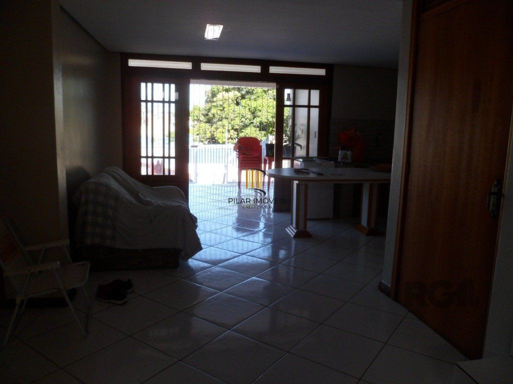 Residência individual no Jardim Itu - 3 dormit suíte, 2 gar. piscina/academia