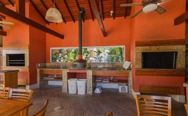 Apartamento no bairro Santa Tereza de 3 dormitórios e infra
