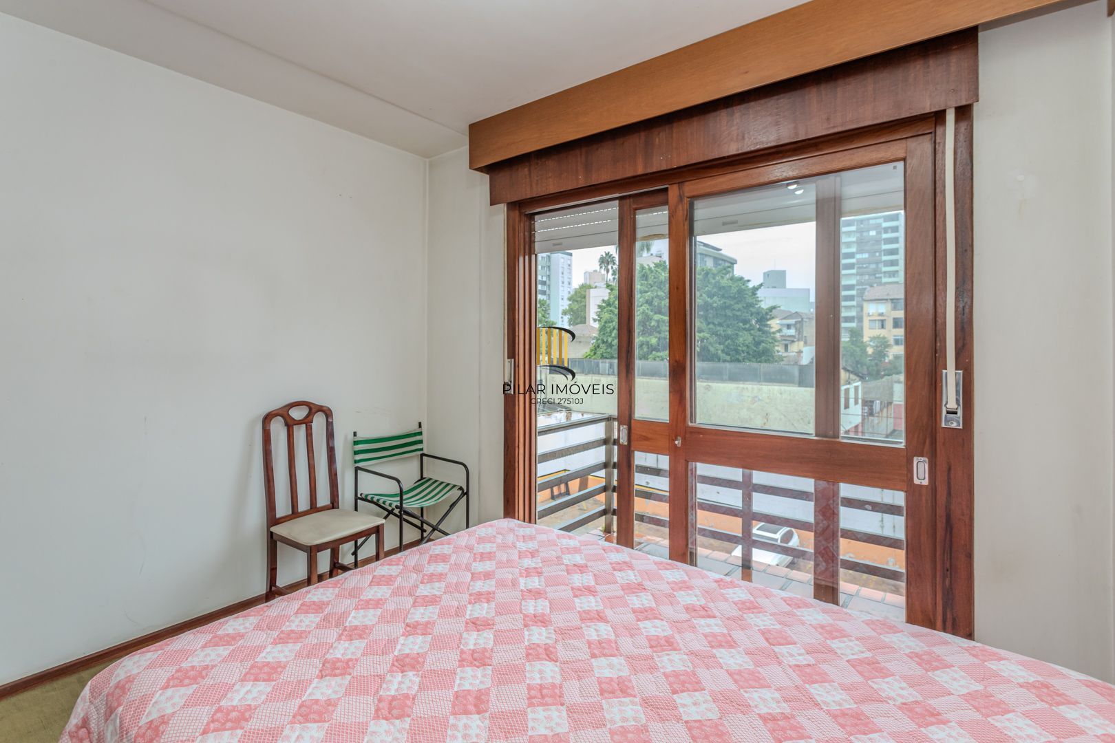 Apartamento no bairro Floresta de 3 dormitórios e vaga